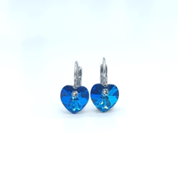Szív fülbevaló (10mm) Bermuda Blue (Bermuda kék) színű hegyikristállyal. Orvosi acél alapon. 100% bőrbarát.