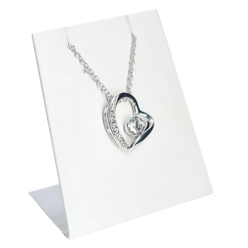 Hegyikristály felhasználásával készült elegáns, strasszos, szív medál Crystal (Kristály) színben. 100% bőrbarát. Elegáns viselet.