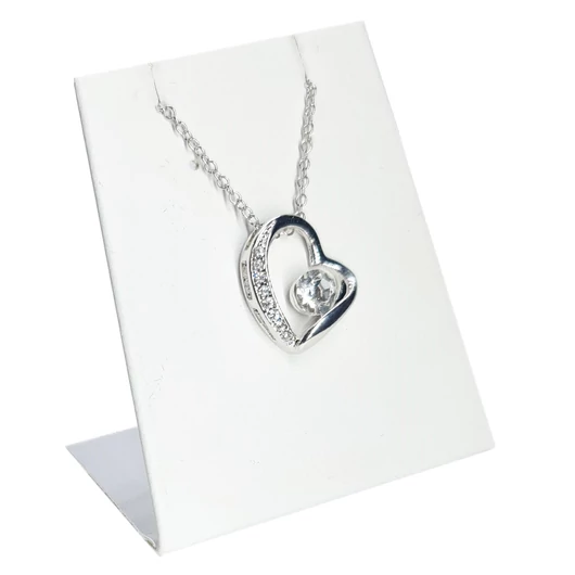 Hegyikristály felhasználásával készült elegáns, strasszos, szív medál Crystal (Kristály) színben. 100% bőrbarát. Elegáns viselet.